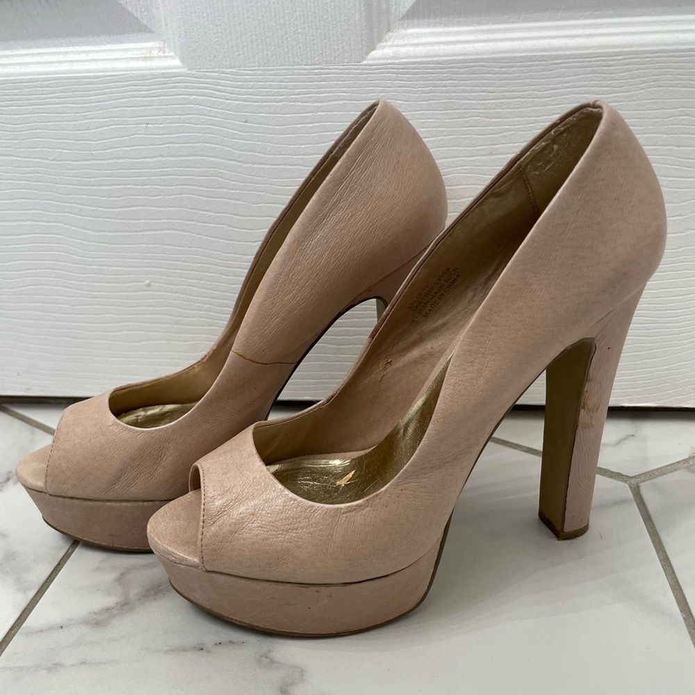 Zigisoho nude heels leather upper Sz 10